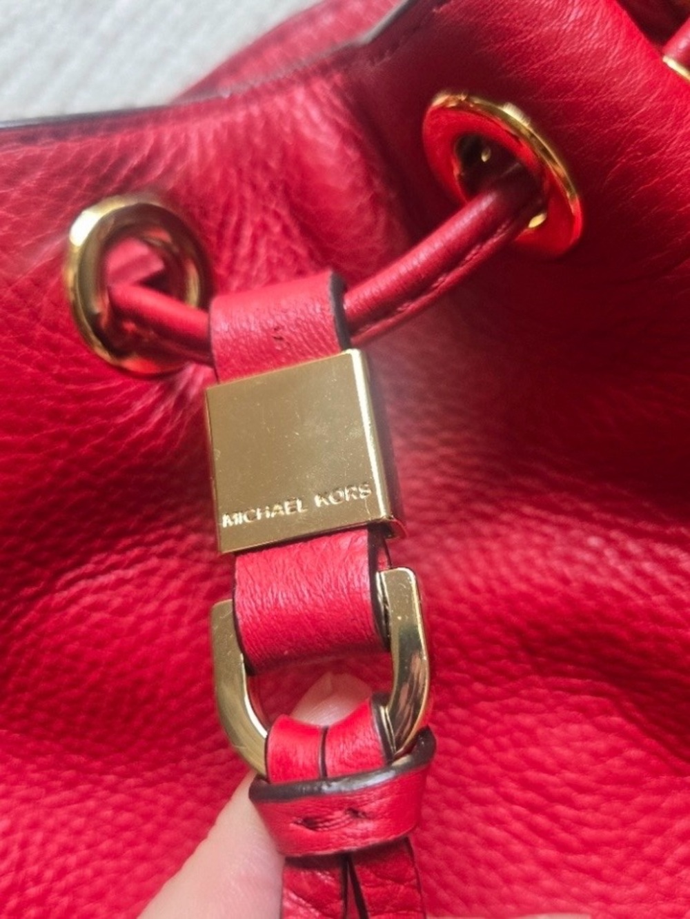 Michael Kors Red Leather Shoulder Bag with Gold Hardware like new - Picture 12 of 12